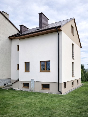 HERKULES INOX 20 kW w Jarosławiu – dom jednorodzinny z jasną elewacją