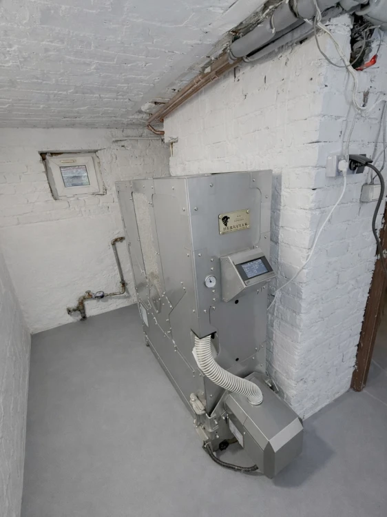 HERKULES INOX 20 kW w Lubartowie – kocioł i instalacja rurowa w pomieszczeniu technicznym