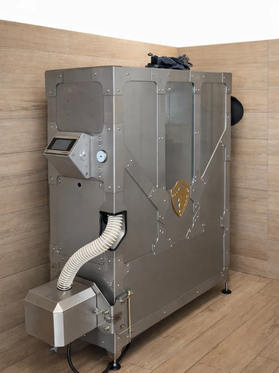 HERKULES INOX 20 kW w Wierzawicach – zbliżenie frontu kotła i sterownika
